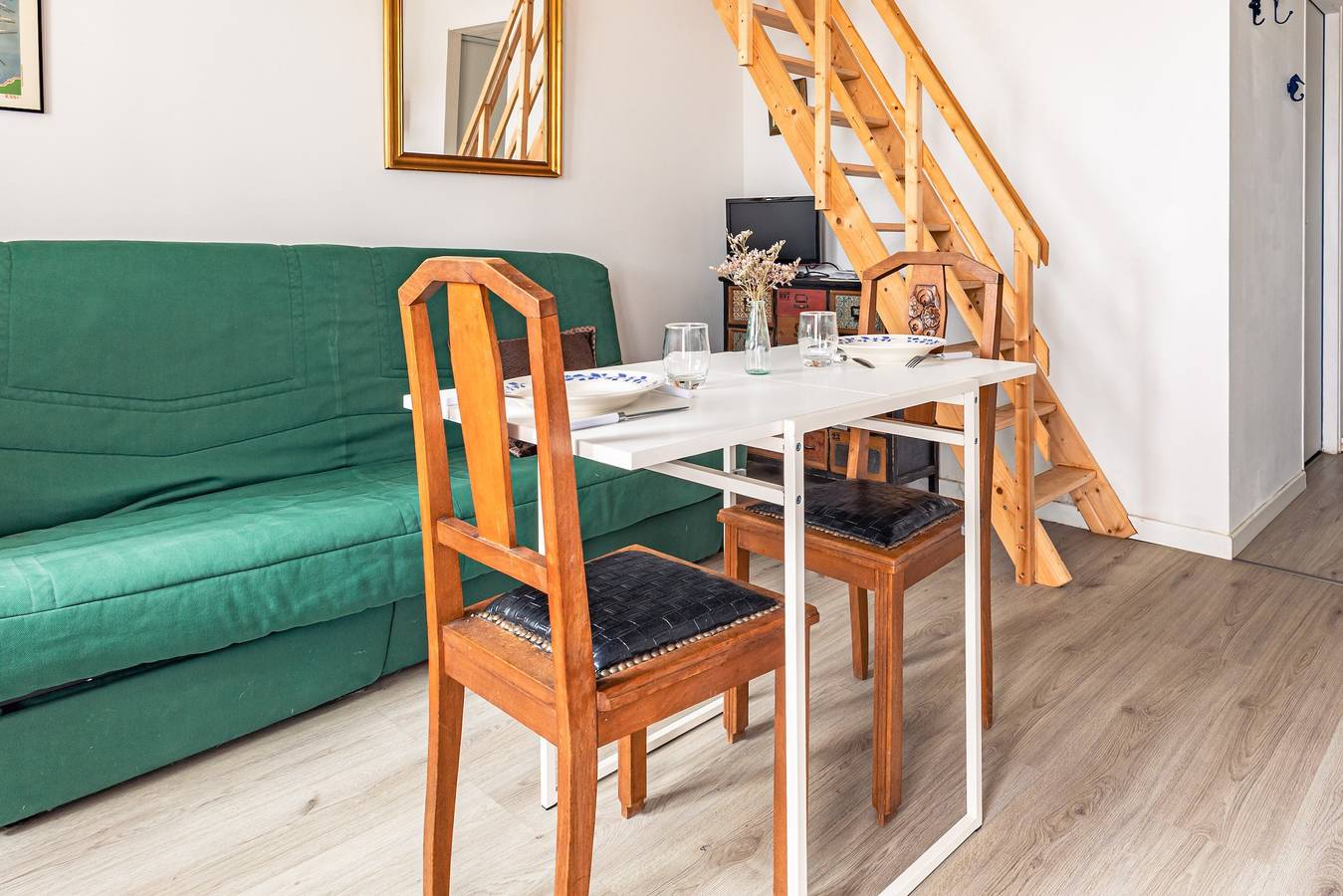 Studio entier, Studio « Coquet Indépendant sur l’île » avec terrasse privée, jardin commun et Wi-Fi in Saint-Georges-d'Oléron, Côte de Beauté