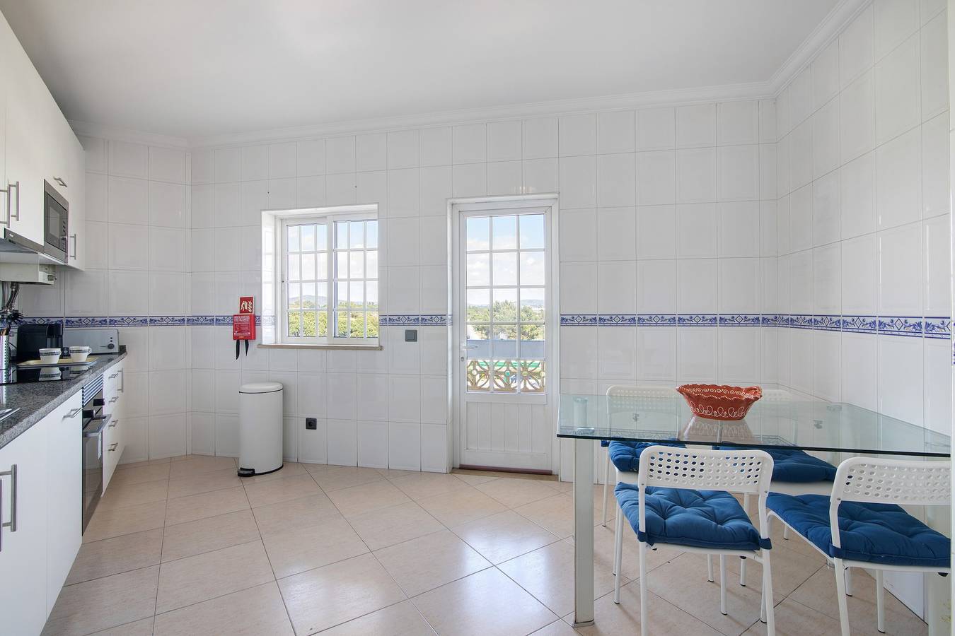 Casa Vacanze 'Edificio Nora - Quarteira' con Balcone, Wi-Fi e Aria Condizionata in Quarteira, Distretto di Faro