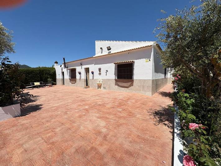 Casa rural para 10 personas, con piscina además de jardín y vistas, Se admiten mascotas en Antequera - 3