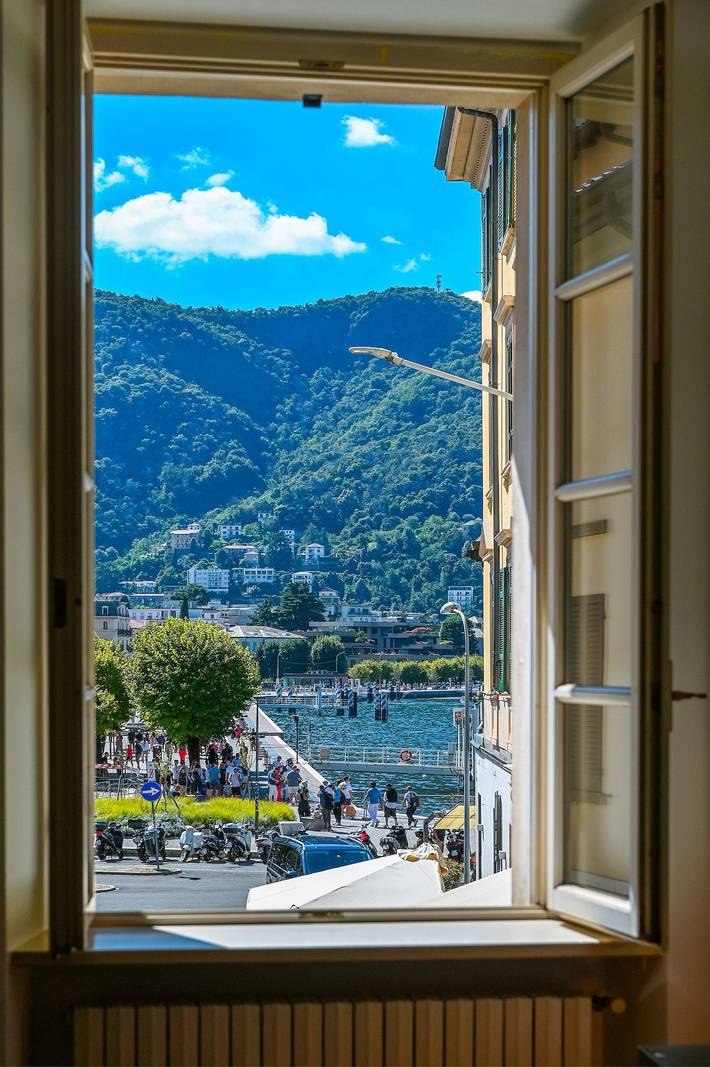 Ferienwohnung für 5 Personen, mit Balkon/Terrasse und Ausblick sowie Seeblick am Comer See