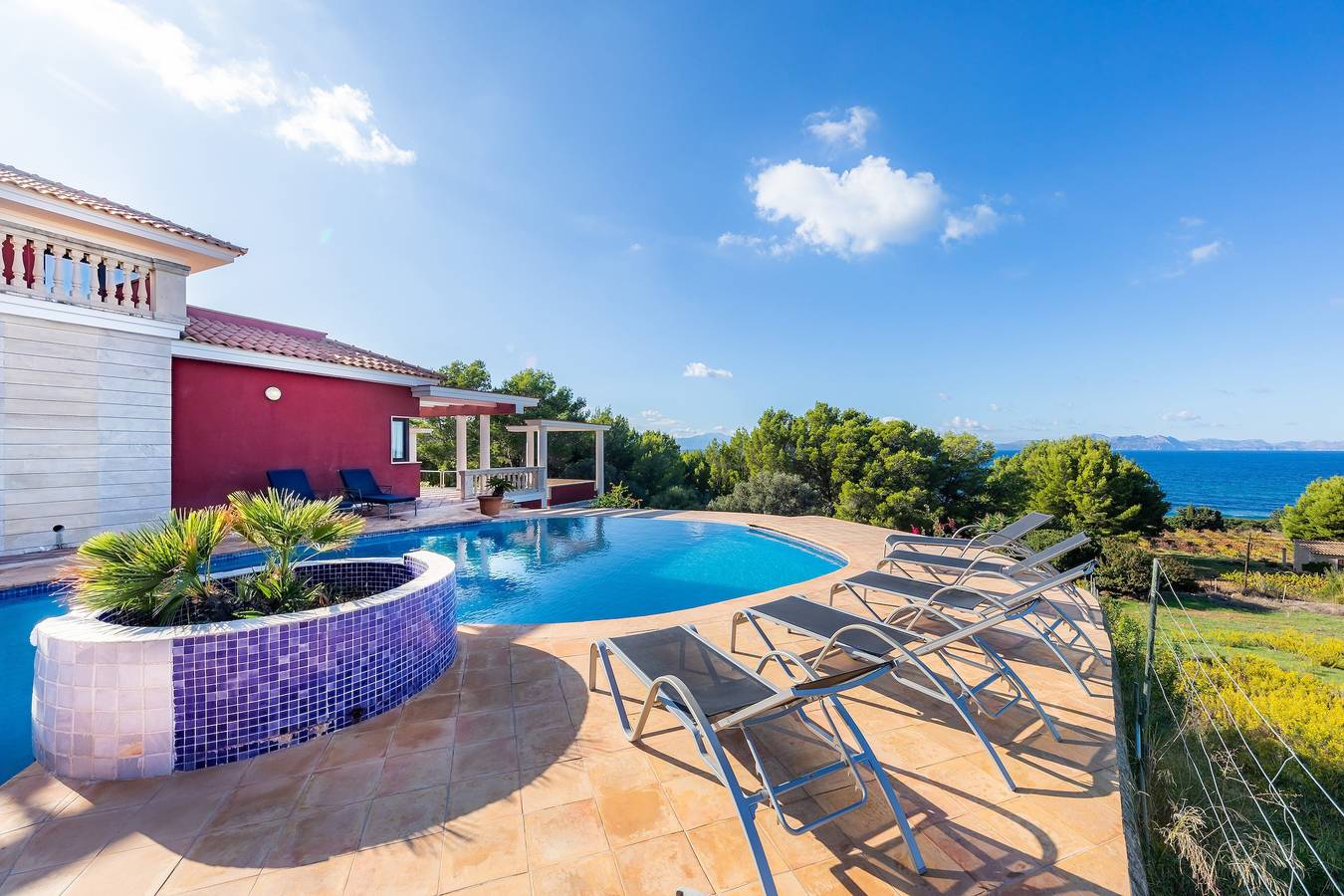 Wunderschönes Ferienhaus “Alta Vista” mit Panoramablick, Infinity Pool, Terrasse und Wlan in Colònia de Sant Pere, Artà