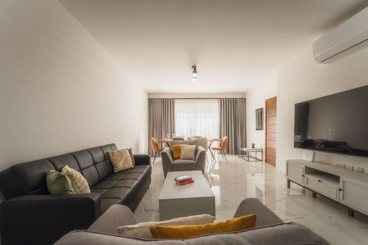 Entire apartment, Bright Apartment with Sea & Valley Views | BBQ in Nadur, Gozo