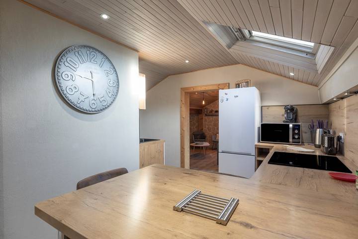 Hel lejlighed, Cozy Air-Conditioned T2 – Terrace & Mountain View in Marignier, Bonneville området