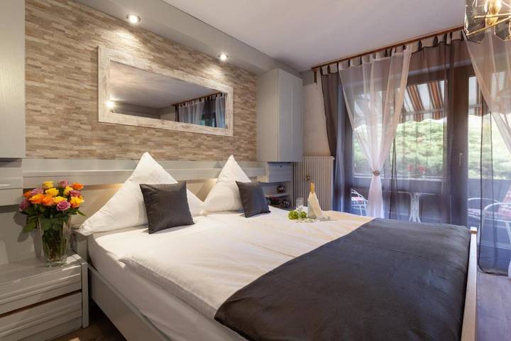 Hotel für 2 Personen, mit Balkon und Terrasse sowie Garten und Ausblick