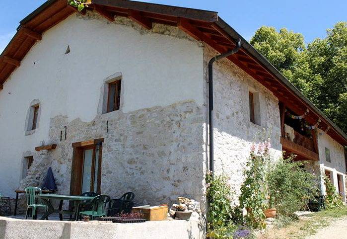 Chez Louve Bleue - Chambre côté ruche in Hotonnes, Nantua