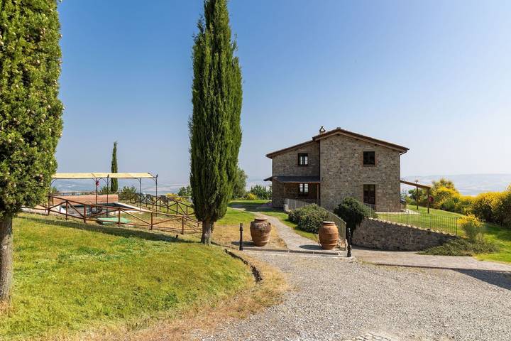 Villa per 6 persone, con piscina in Val d’Orcia