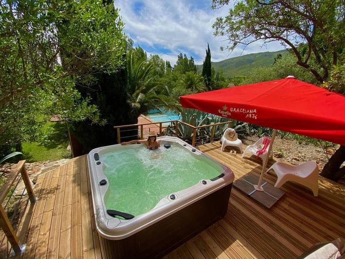 Lodge pour 2 personnes, avec jacuzzi et piscine ainsi que jardin et bassin pour enfant, animaux acceptés dans l' Aude - 4