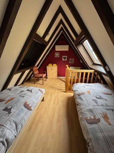 Parc de vacances pour 10 personnes, avec piscine ainsi que jacuzzi et jardin, adapté aux familles en Alsace - 3