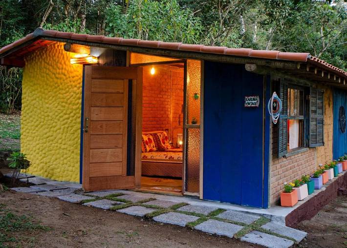 Gîte pour 4 personnes, avec vue sur le lac et piscine ainsi que vue et jardin, animaux acceptés