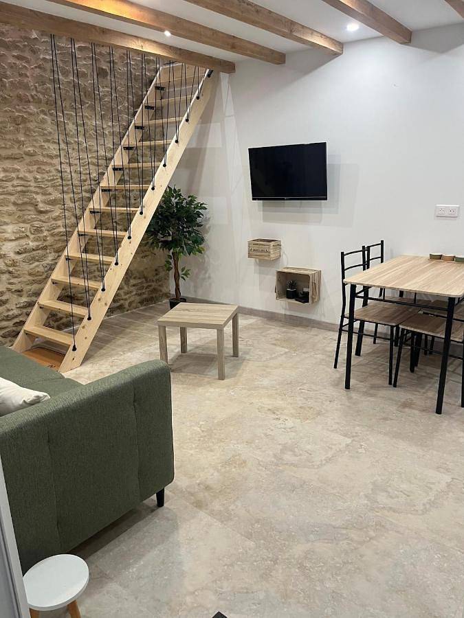 Gîte pour 4 personnes, avec terrasse à Soulaines-Dhuys
