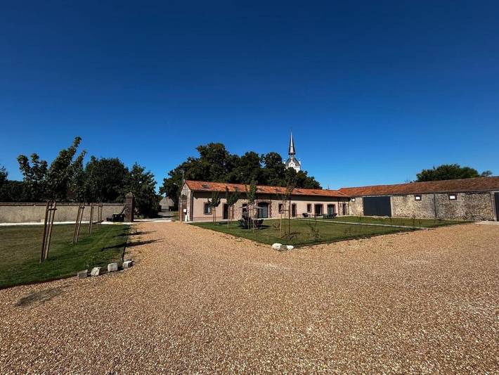 Location de vacances pour 14 personnes, avec Jardin dans Ollé