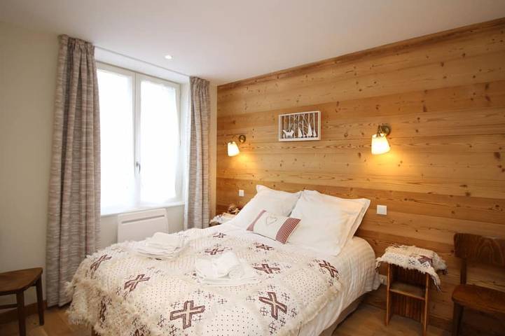 Ganze Wohnung, Schöne T2 mit Terrasse, Parkplatz und WLAN, 300m von den Thermen entfernt in Mont-Dore, Regionaler Naturpark Volcans d'Auvergne