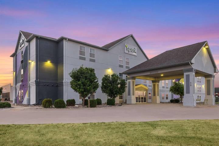 Hôtel pour 2 personnes, avec piscine à Minot - 3