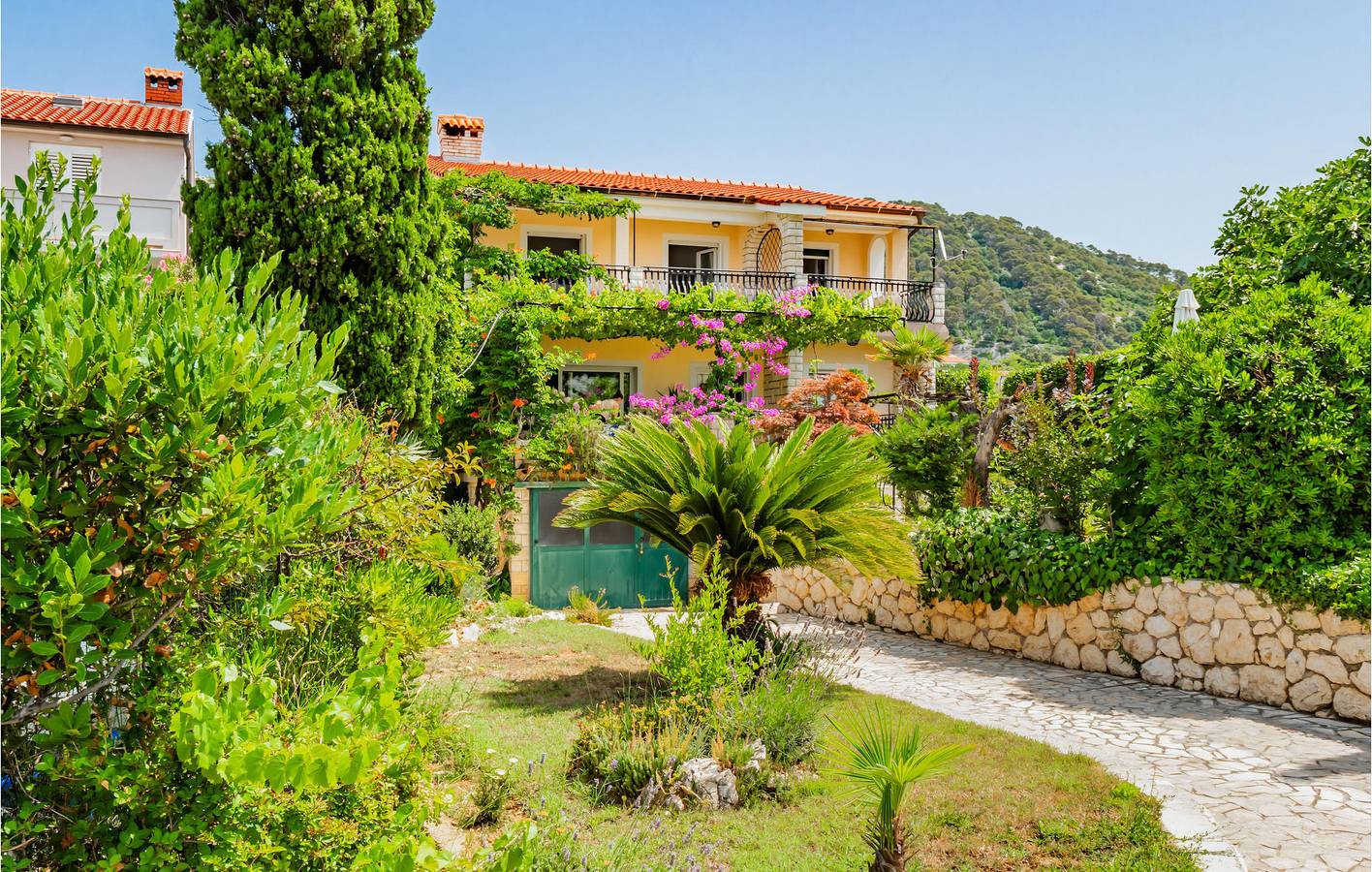 Ganze Ferienwohnung, Ferienwohnung für 6 Personen mit Terrasse in Barbat na Rabu, Rab