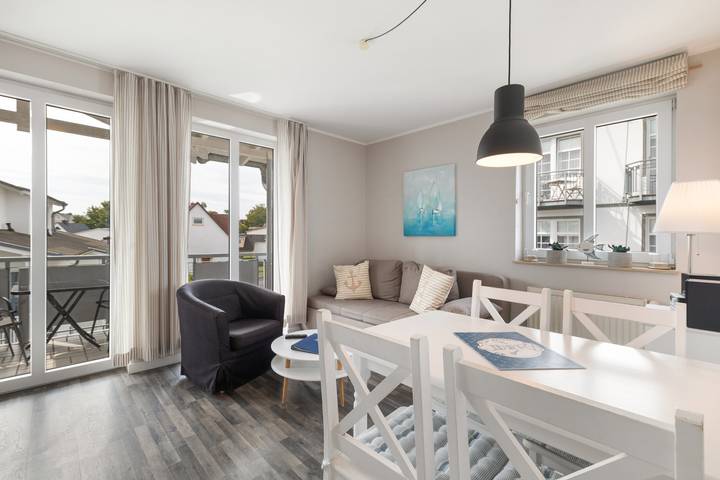 Apartamento entero, Apartamento 'Haus Buskam 29 - Räder Erlebnisbad' con vistas al mar, balcón y Wi-Fi in Göhren, Rügen