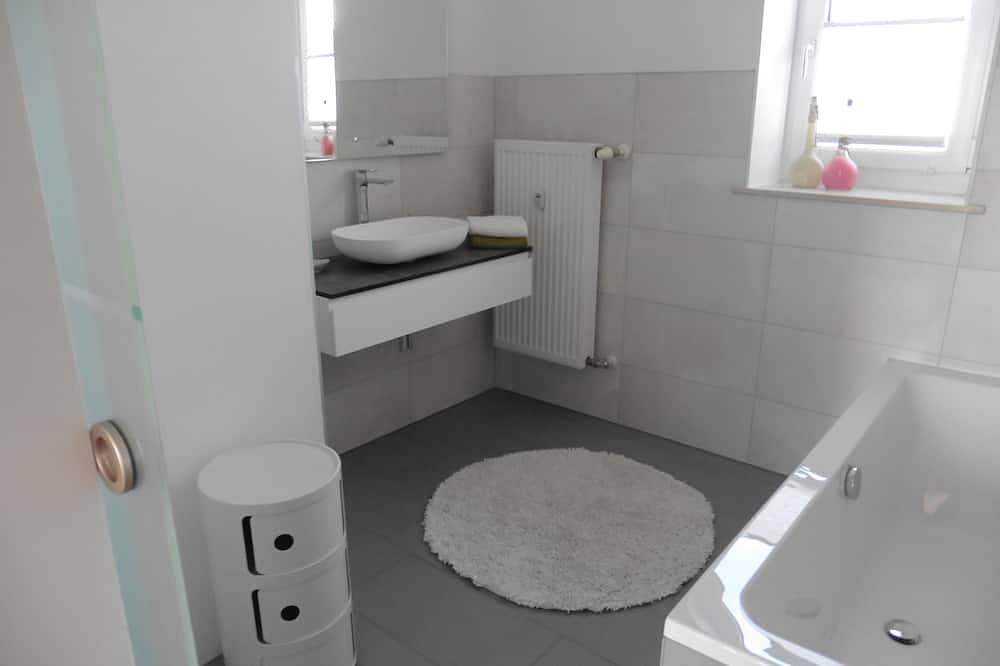 Ganze Wohnung, Helle, kuschelige Wohnung und familäre Gastlichkeit in Vohenstrauß, Naturpark Nördlicher Oberpfälzer Wald