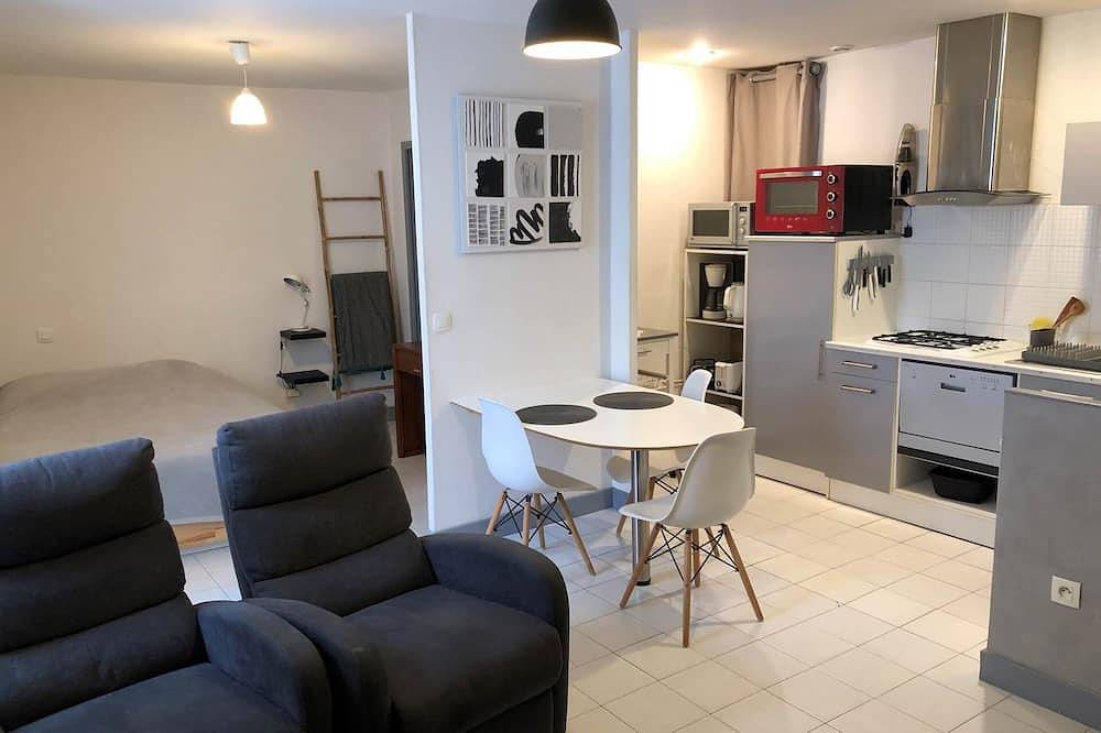 Apartamento entero, Studio 2*, place Saint Priest, first floor in Cahors, Lot
