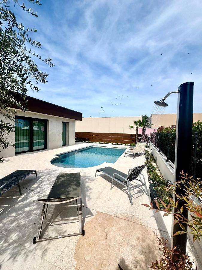 Villa voor 5 personen, met zwembad en tuin in Peschiera del Garda