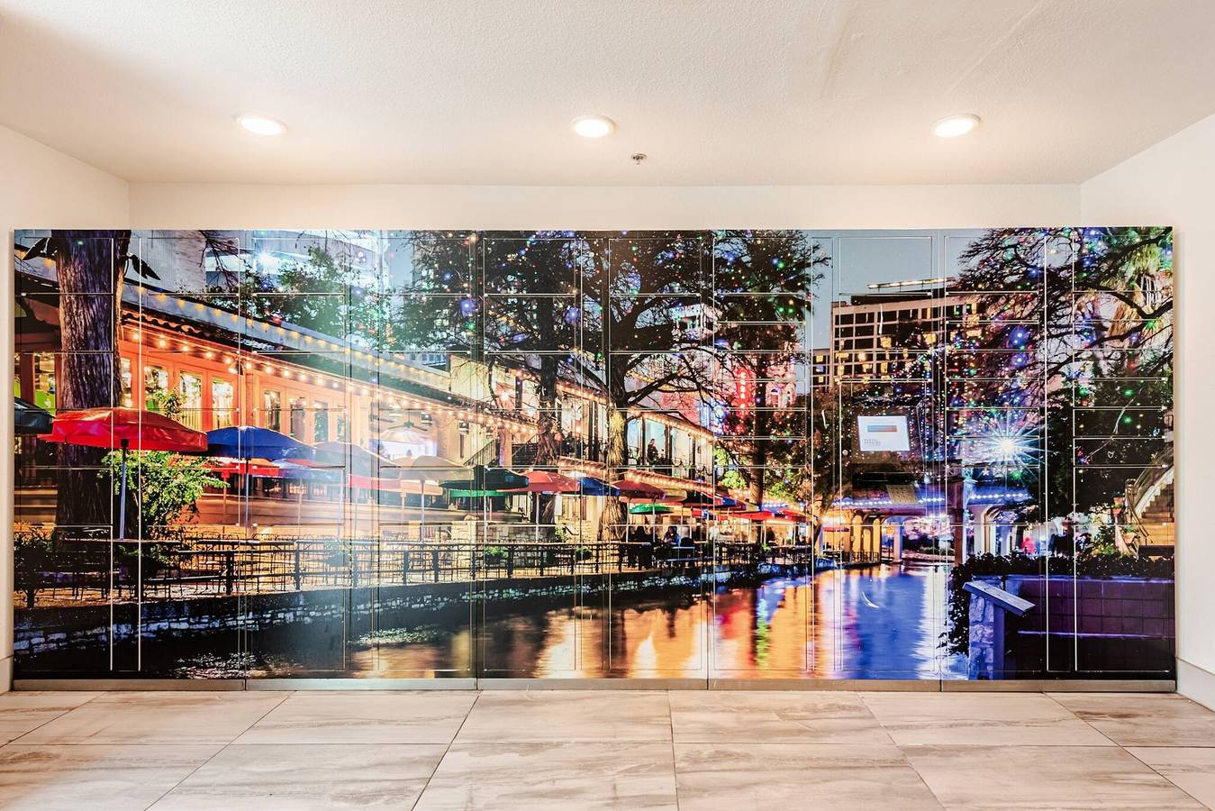 Apartamento vacacional entero, Condominio con vista a la piscina y al paseo del río • Mascotas y estacionamiento gratuito in San Antonio, Condado de Bexar