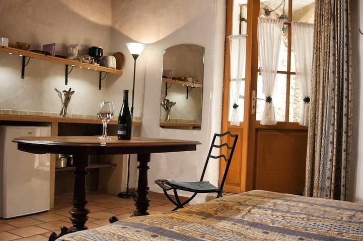 Gîte pour 2 personnes, avec terrasse et jardin à Saint-André-de-Roquepertuis - 3