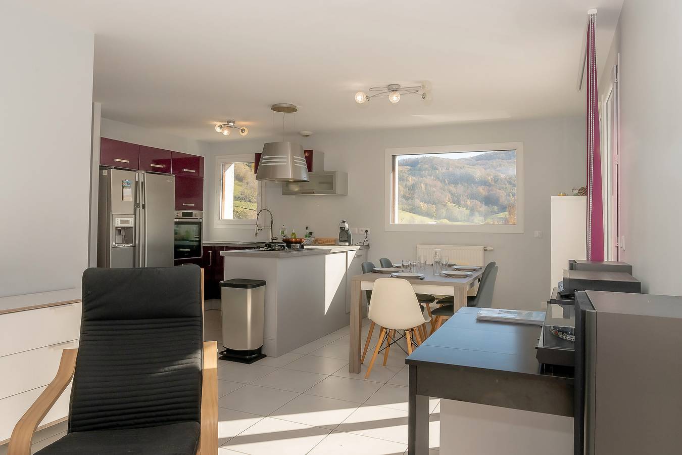 Villa 'Chalet 6 À 8 Pers Au Bord Du Lac' mit Seeblick, privater Terrasse und Wi-Fi in La Thuile (Savoie), Chambéry und Umgebung