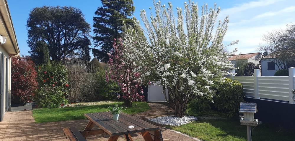 Gîte pour 7 personnes, avec jardin et terrasse à Les Herbiers - 2