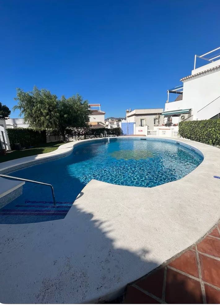 Holiday home for 7 people, with balcony and pool, child-friendly in Nerja