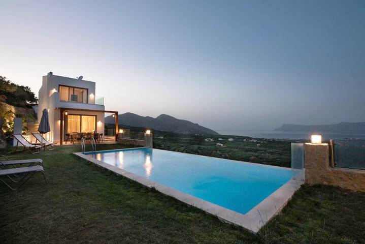 Chalet para 8 personas, con piscina además de jardín y vistas, Familias con niños - 1