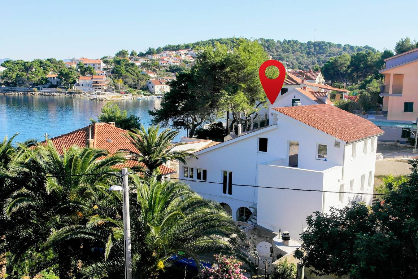Ganze Wohnung, 3-Zimmer-Ferienwohnung am Strand Stomorska, Solta A-27653-a in Necujam, Solta