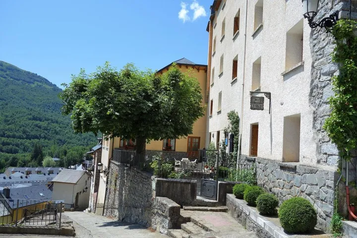 Hotel para 2 personas, con jardín y vistas - 1