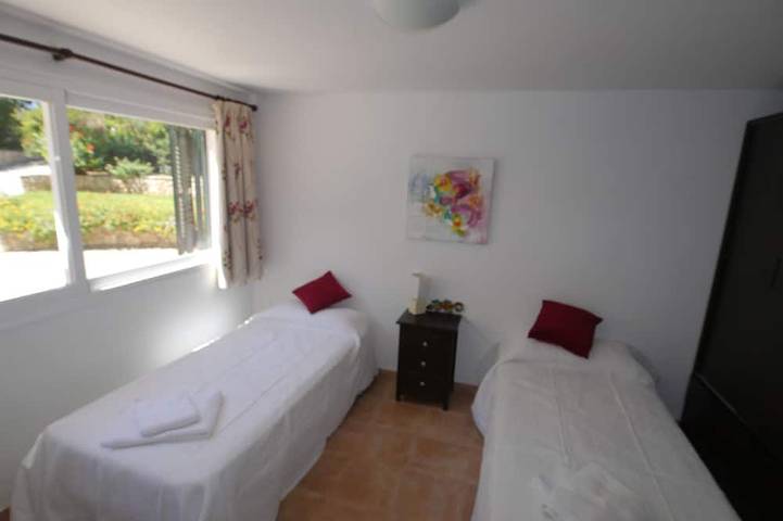 Location de vacances pour 8 personnes, avec balcon et jardin à Es Migjorn Gran - 4