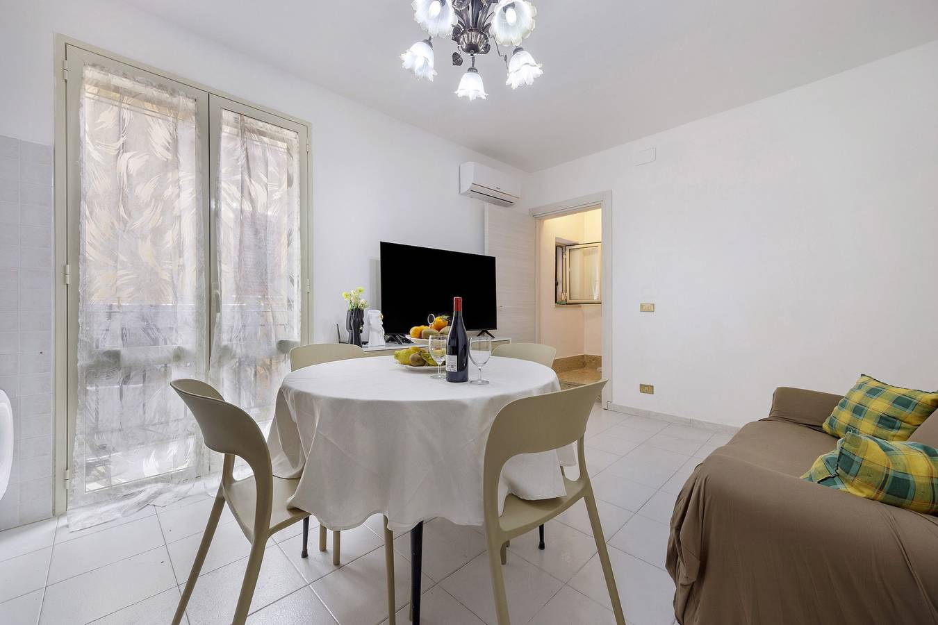 Appartement entier, Casa Sole e Mare avec vue sur la montagne, Wi-Fi et climatisation in Palerme, Province de Palerme