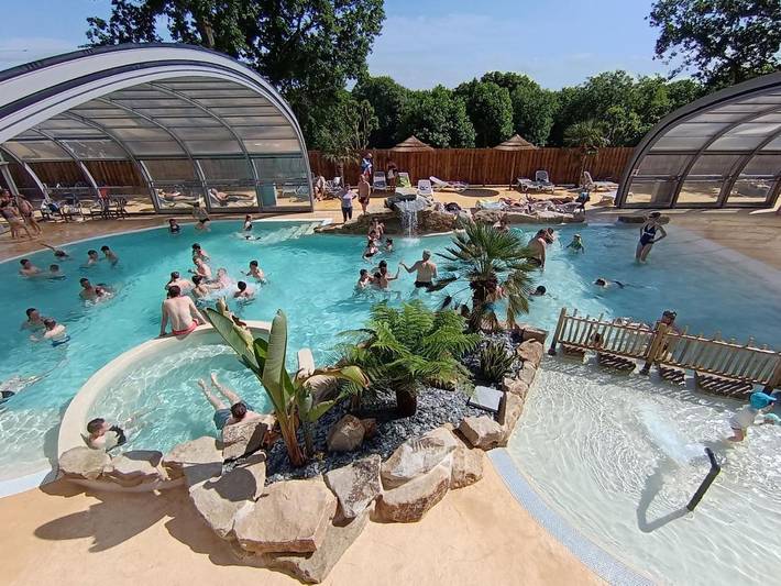 Camping pour 6 personnes, avec piscine et jardin, animaux acceptés