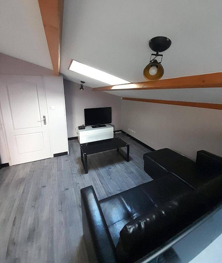Appartement entier, One-Bedroom Apartment in Grues, Fontenay-le-Comte