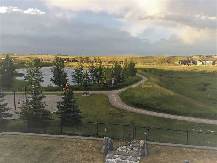 Holiday rental for 4 people, with garden and hot tub in Calgary