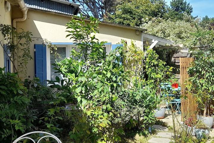 Maison de vacances pour 2 personnes, avec piscine et jacuzzi ainsi que sauna et jardin à Ouistreham