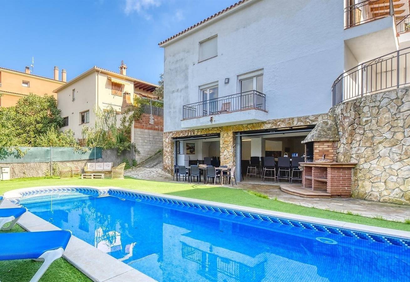 Villa "Costacabana - Nicky" with Private Pool & Wi-Fi in Sant Pere del Bosc, Lloret de Mar