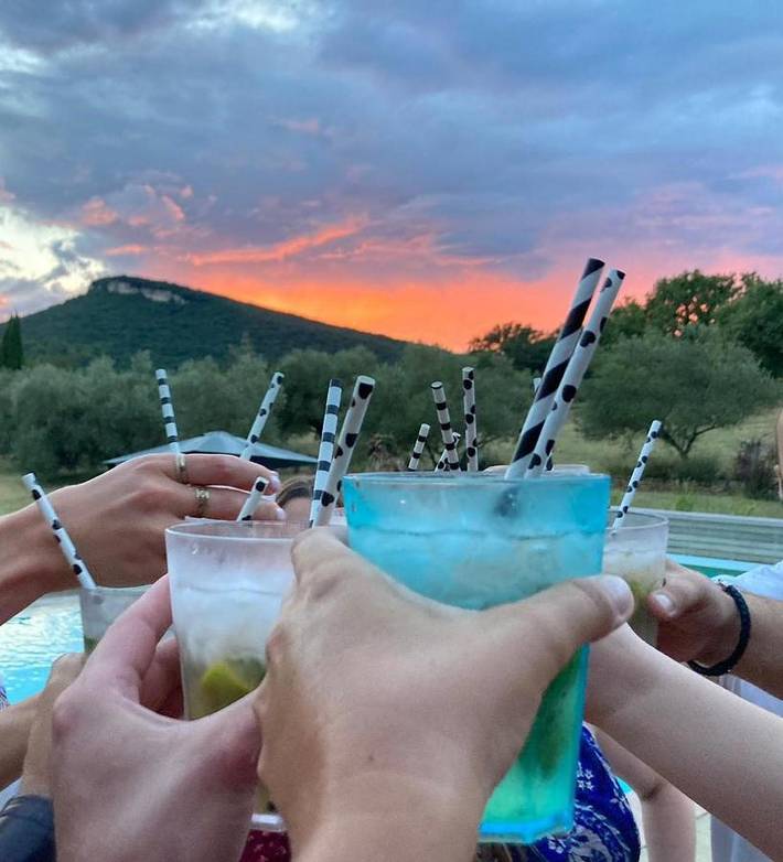 Maison d’hôte pour 40 personnes, avec vue ainsi que jardin et piscine, adapté aux familles dans le Gard - 3