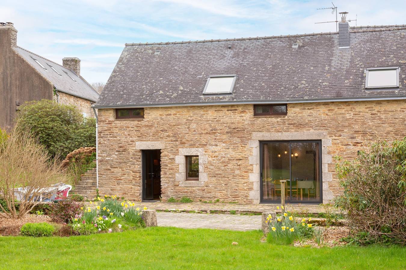 Longère Familiale en Pierre – Authenticité & Calme en Bretagne in Melgven, Région de Quimper