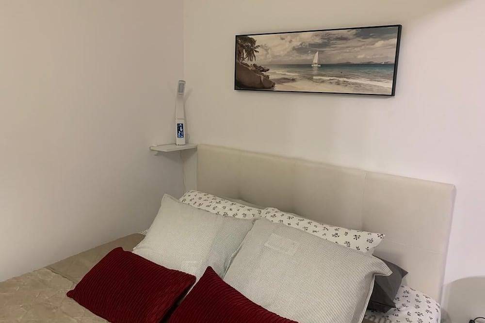 Hel lejlighed, Barceloneta Brand New Apartment A Few Meters From Playa San Miguel in Barcelona Centre, Barcelona
