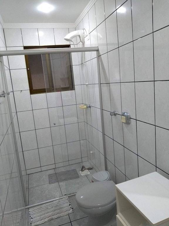 Ganze Wohnung, Geräumige, luftige, gut gelegene Wohnung und Spaziergang im Sand in Meia Praia (Santa Catarina), Itapema