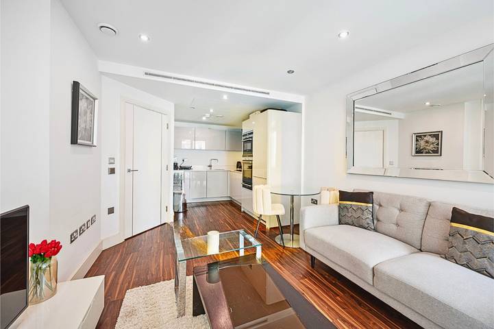 Vacation rental for 4 people, with yard and balcony, with pets in Downtown