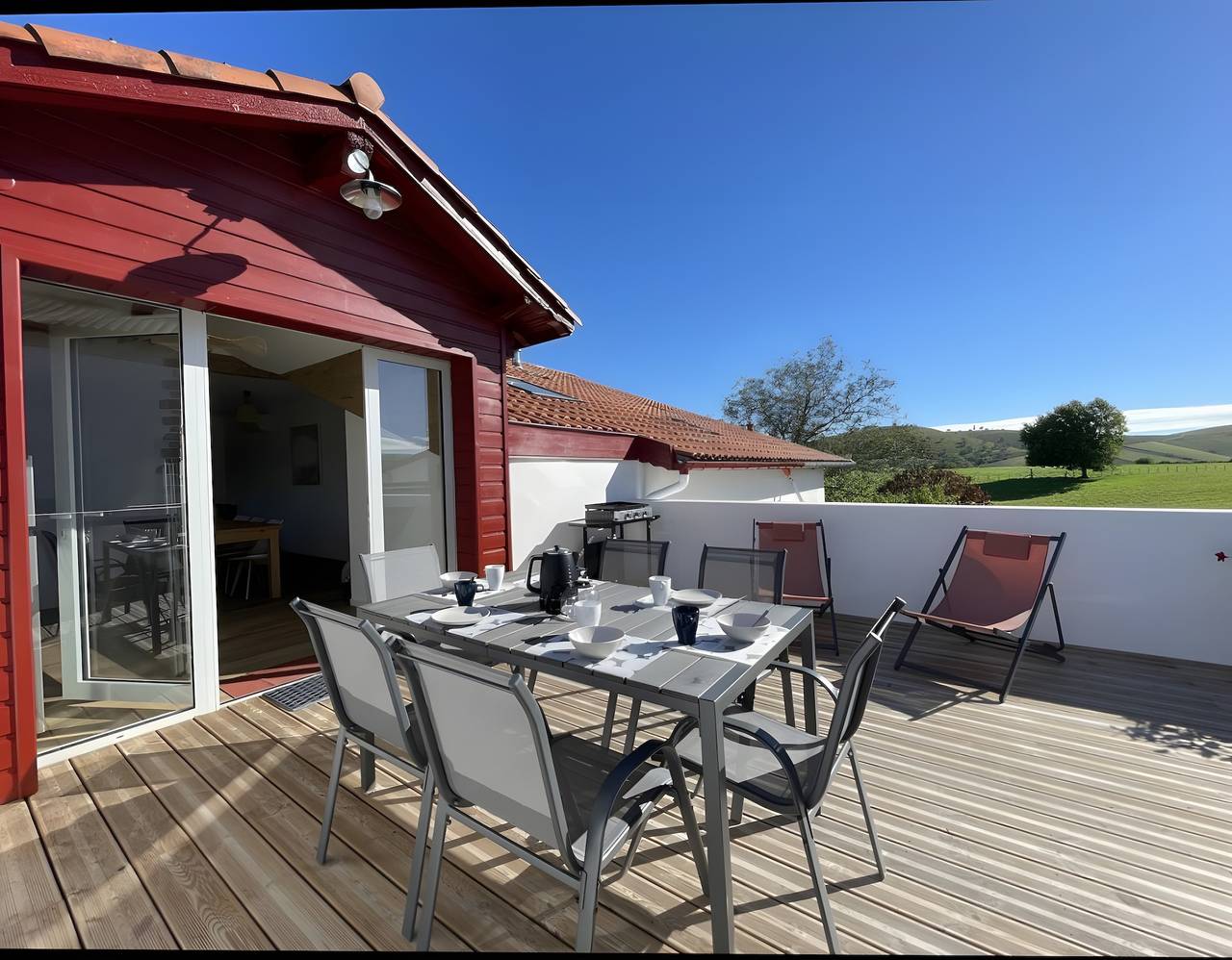Cottage in the Basque Mountains with View, Wi-Fi and Air Conditioning in Ossès, Bayonne region