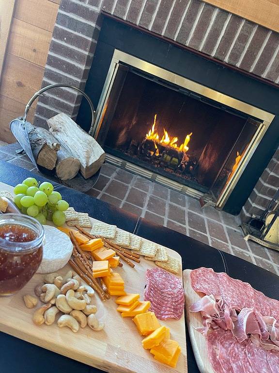 Ski at Hidden Valley or Seven Springs | Huge Master Suite in Hidden Valley, Pennsylvania