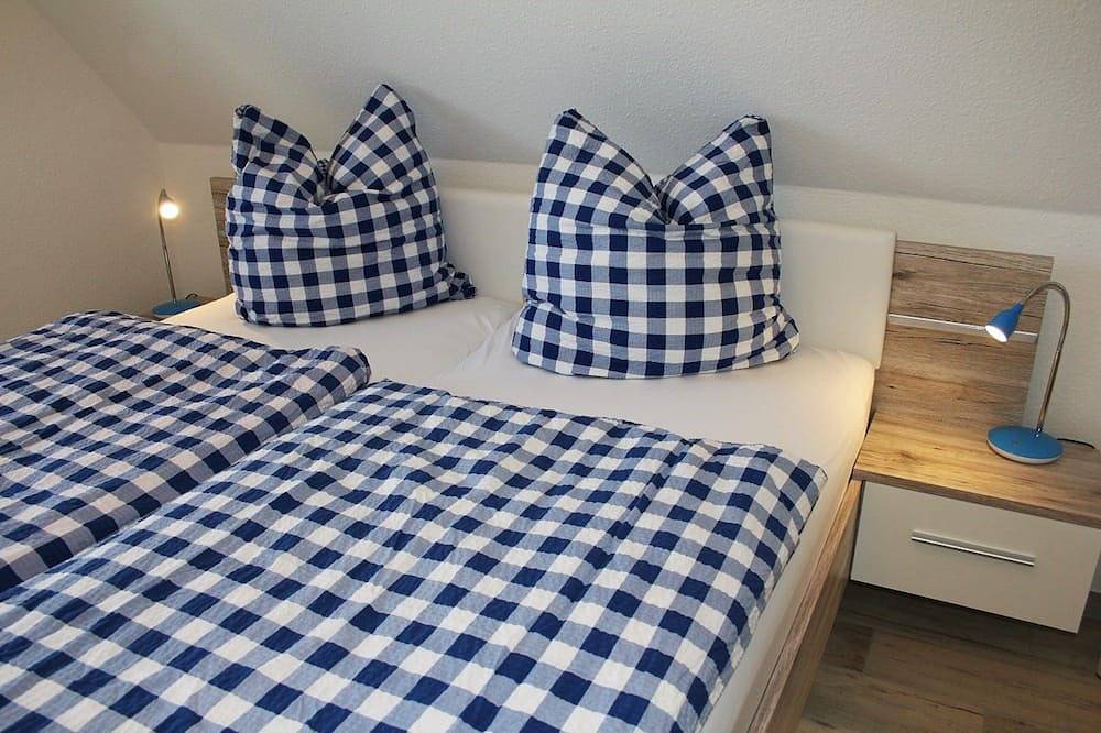 Reethaus in 1. Reihe zur Ostsee - nahe der Hansestadt Wismar in Zierow, Nordwestmecklenburg (Wismar und Umgebung)