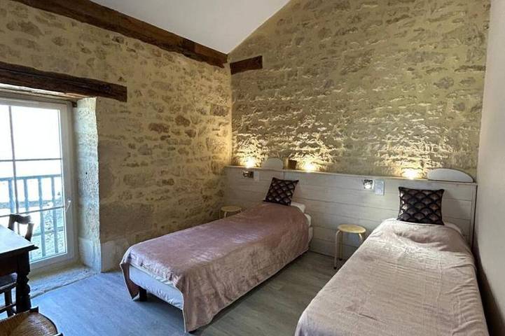 Gîte pour 4 personnes, avec jardin à Corgnac-sur-l'Isle - 2