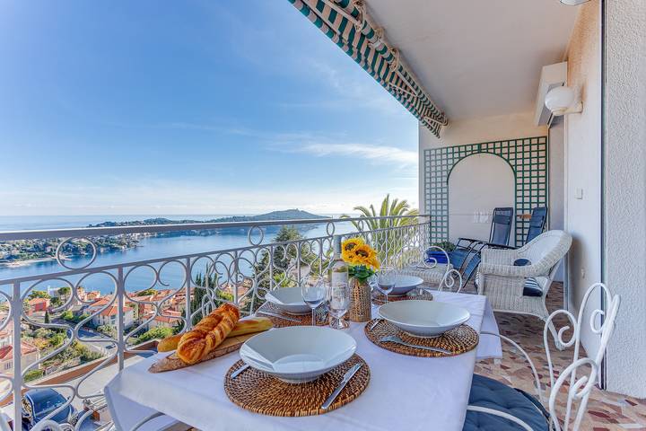 Location de vacances pour 4 personnes, avec Terrasse à Villefranche-sur-Mer