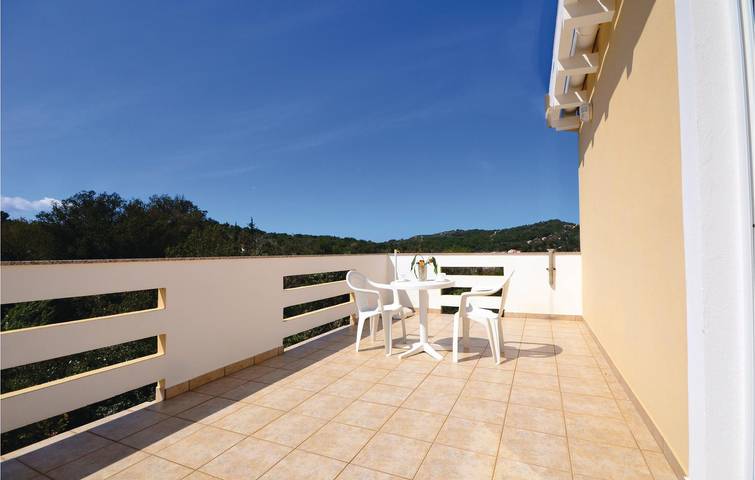 Ganze Ferienwohnung, Gemütliche Ferienwohnung mit Terrasse, WLAN und Zugang zum Strand – 800 m von V. Sabuša entfernt in Kukljica, Insel Ugljan