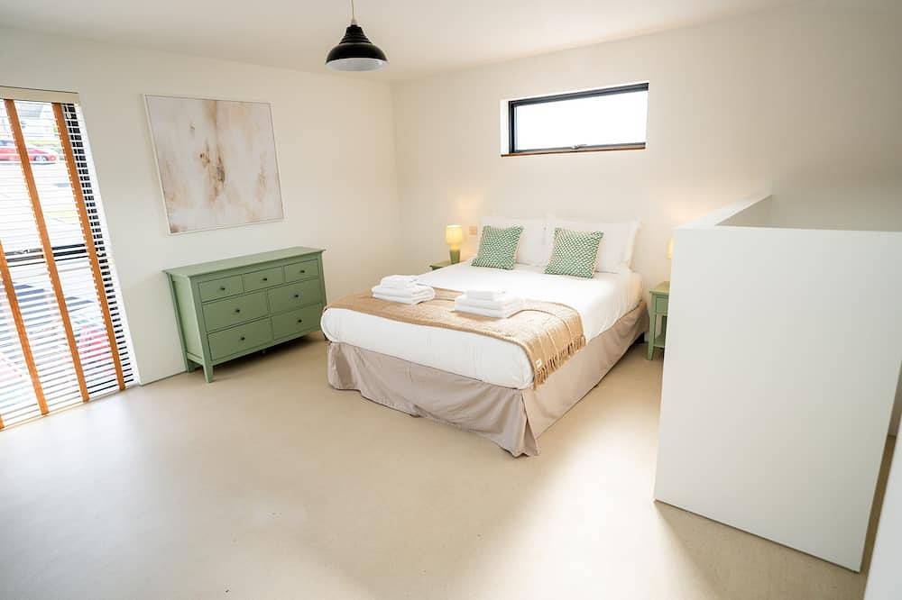 Stunning contemporary house amongst the dunes in Holywell Bay in Holywell Bay, Cornwall