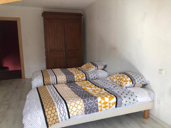 Location de vacances pour 8 personnes, avec terrasse ainsi que vue et piscine à Saint-Point-Lac - 3